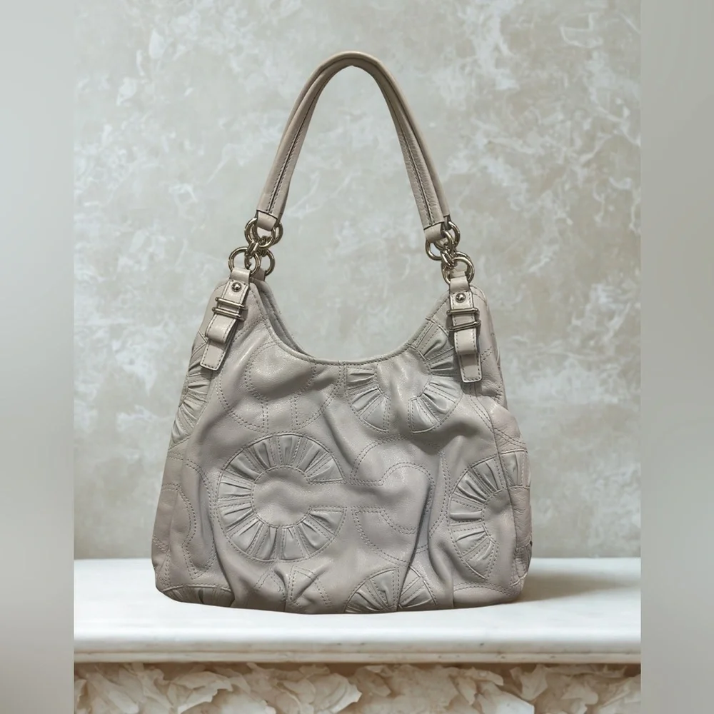 Coach Classic Leather Purse – Retired Style – Clean & Chic Light Gray